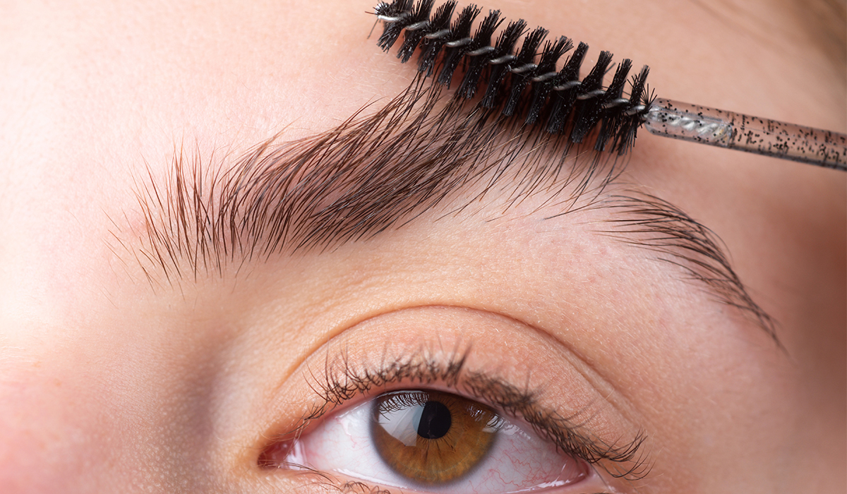 Sourcils, comment les aider à pousser naturellement ?