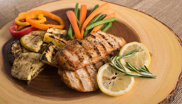 Assiette crétoise au poulet - Recette d'assiette complète